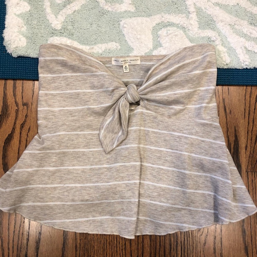 striped sleeveless shirt!!